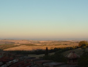 aftenstemning på vingården i Toscana